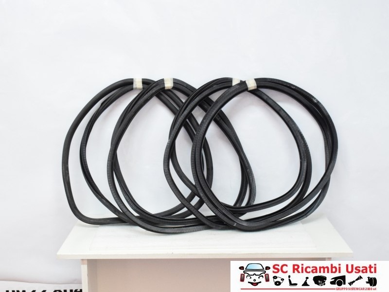 Kit Guarnizione Perimetrali Porte Vw Golf 6 - 10599 Kit Guarnizione Perimetrali Porte Vw Golf 6 - 10599