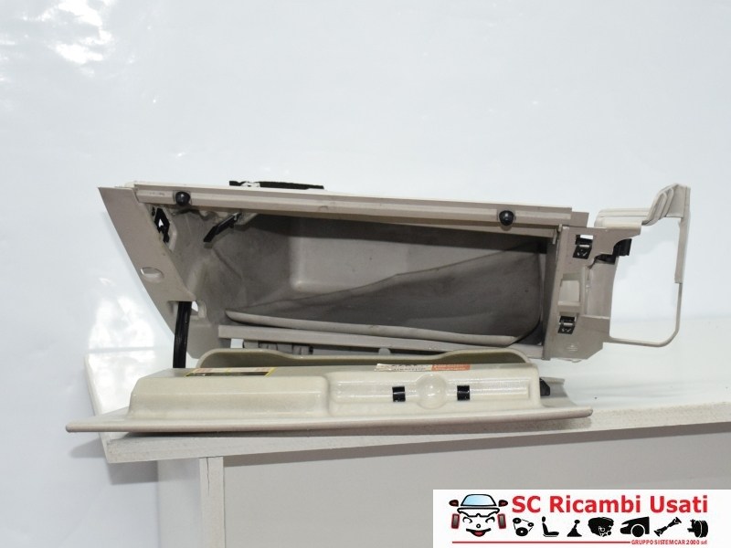 Cassetto Vano Portaoggetti Dx Cruscotto Fiat Stilo 735269803 - 09755 Cassetto Vano Portaoggetti Dx Cruscotto Fiat Stilo 735269803 - 09755