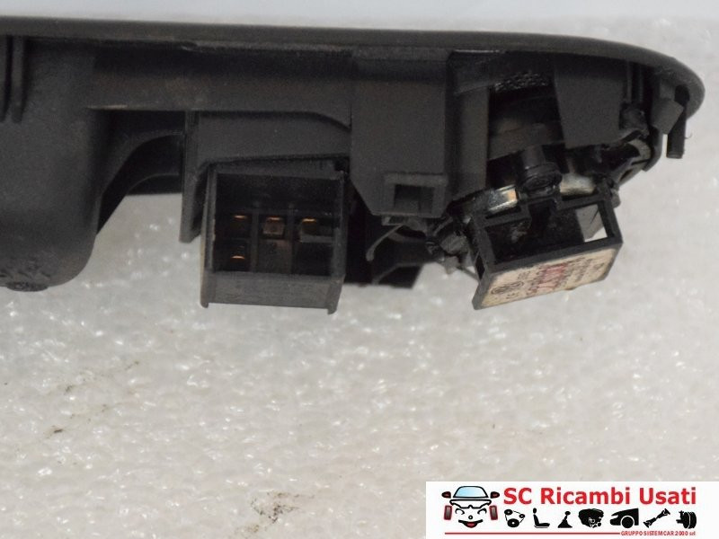 PULSANTE ALZAVETRO POSTERIORE SINISTRO VOLKSWAGEN Passat Berlina 3° Serie 3B0839113 (00>05)