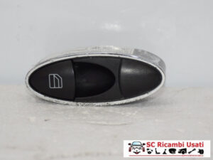 PULSANTE ALZAVETRO POSTERIORE SINISTRO MERCEDES Classe E Berlina W211 2° Serie A2118218651 (07>)