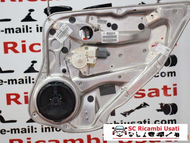 Alzavetro Posteriore Dx Mercedes Classe C A2047300479 - 02026