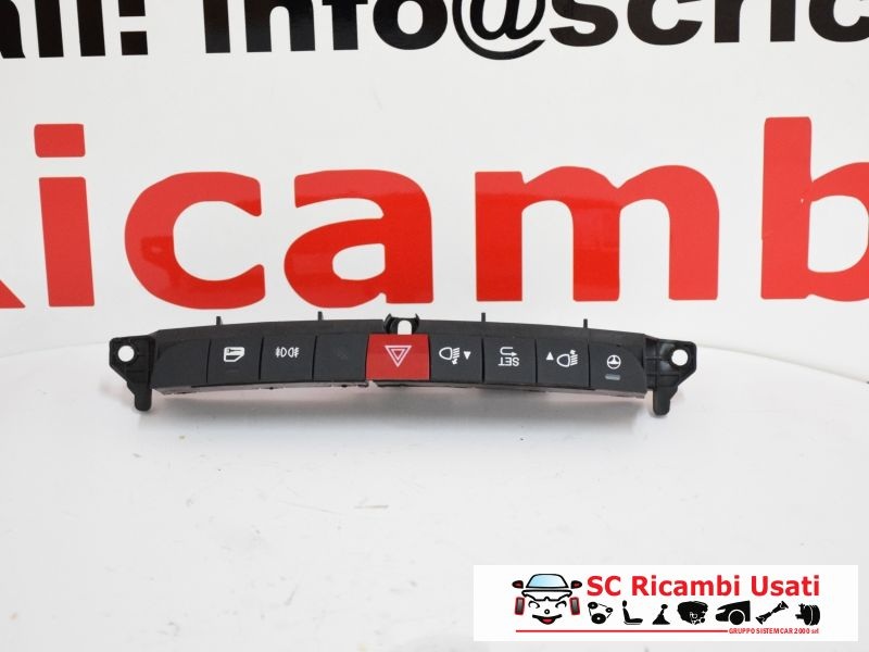 Pulsantiera Comando 4 Frecce Fiat 500l 2015 F330479701 - 02289 Pulsantiera Comando 4 Frecce Fiat 500l 2015 F330479701 - 02289