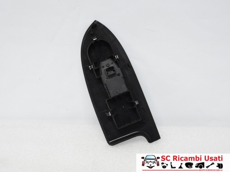 Pulsante Alzavetro Anteriore Dx Alfa Giulietta 156094784 - 03175 Pulsante Alzavetro Anteriore Dx Alfa Giulietta 156094784 - 03175