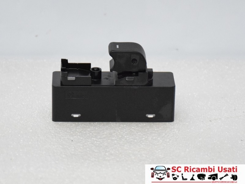 Pulsante Alzavetro Posteriore Dx Alfa Giulietta 156094790 - 03177 Pulsante Alzavetro Posteriore Dx Alfa Giulietta 156094790 - 03177