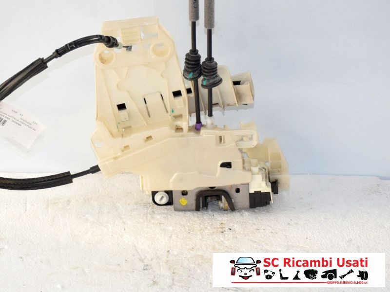 Serratura Posteriore Destra Jeep Renegade 52028384 - 04204 Serratura Posteriore Destra Jeep Renegade 52028384 - 04204