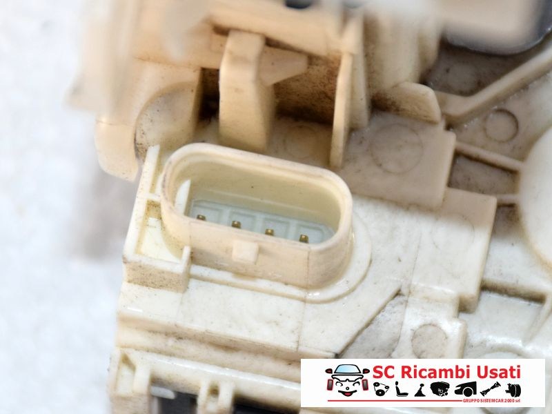 Serratura Posteriore Destra Jeep Renegade 52028384 - 04204 Serratura Posteriore Destra Jeep Renegade 52028384 - 04204