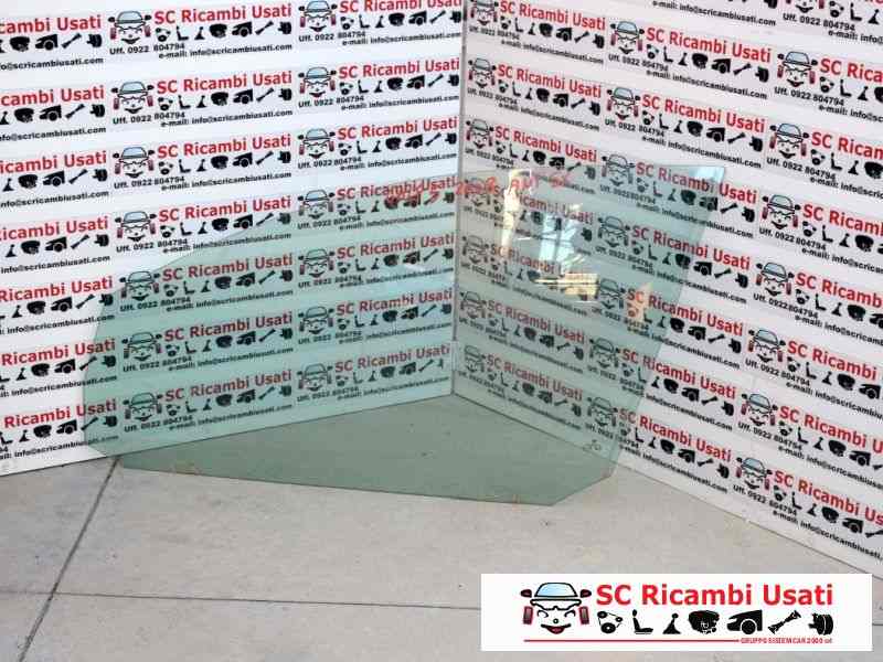 Vetro Anteriore Sinistro Volkswagen Golf 5  - 04683