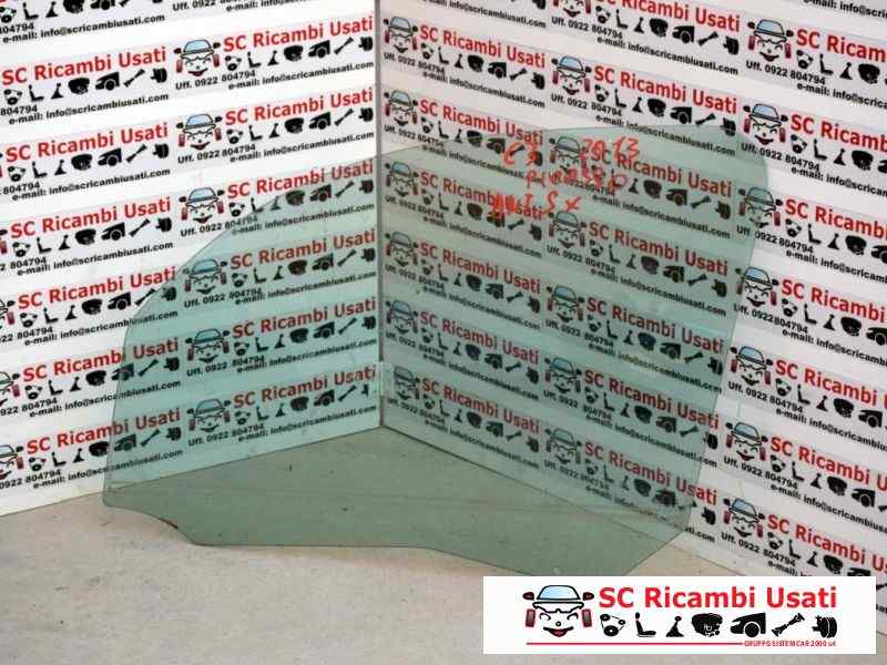 Vetro Anteriore Sinistro Citroen C3 Picasso - 04764 Vetro Anteriore Sinistro Citroen C3 Picasso - 04764