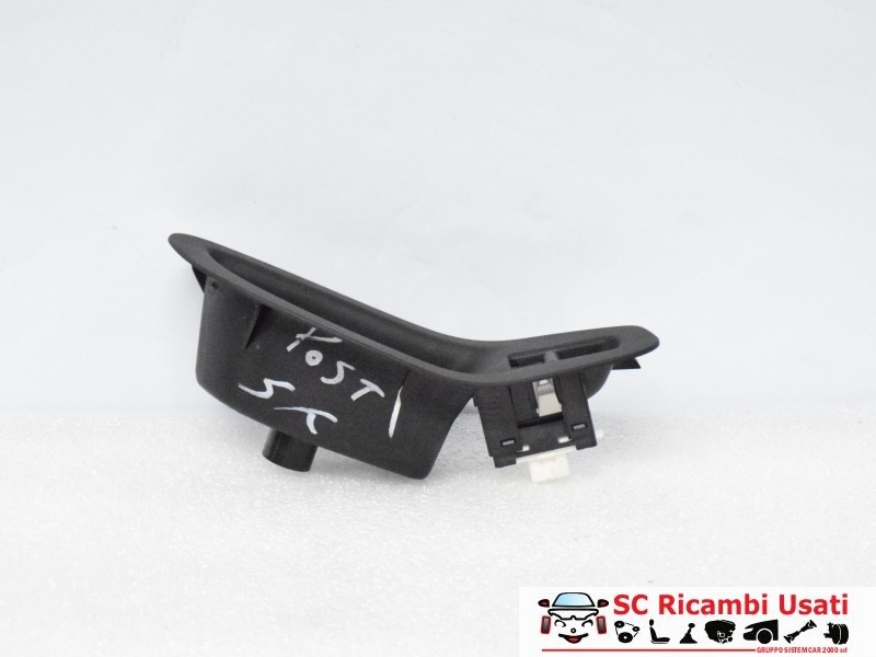 Pulsante Alzavetro Posteriore Sinistro Fiat 500x 735633157 735605703 - 05127 Pulsante Alzavetro Posteriore Sinistro Fiat 500x 735633157 735605703 - 05127