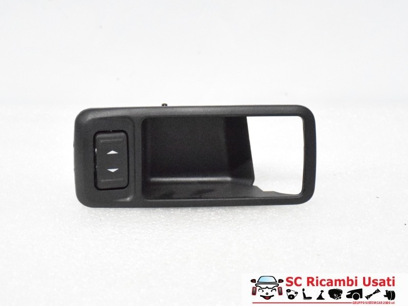 Pulsante Alzavetro Posteriore Sinistro Ford Kuga 1547152 7M5T-14529AA - 05147 Pulsante Alzavetro Posteriore Sinistro Ford Kuga 1547152 7M5T-14529AA - 05147