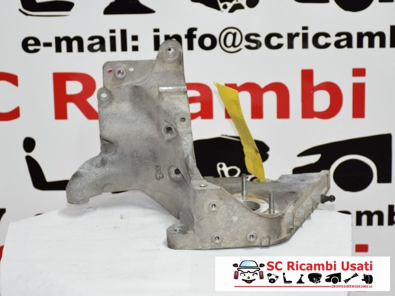 Supporto Pompa Iniezione Alfa Romeo 159 55196092 - 00555 Supporto Pompa Iniezione Alfa Romeo 159 55196092 - 00555