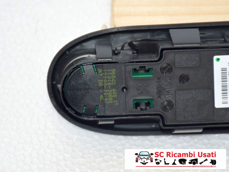 Pulsantiera Alzavetro Anteriore Sx Peugeot 207 96642446XT - 06595 Pulsantiera Alzavetro Anteriore Sx Peugeot 207 96642446XT - 06595
