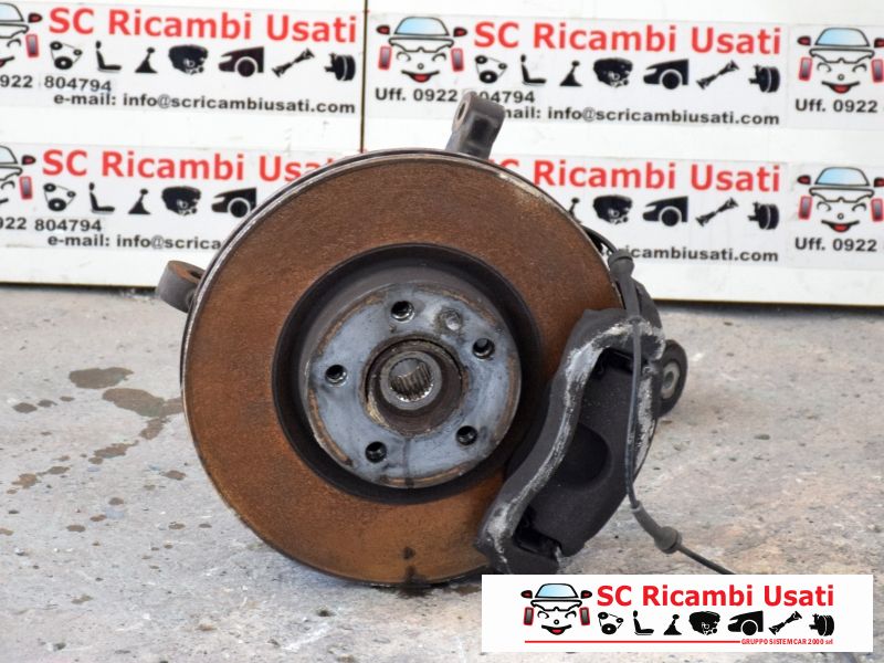 Mozzo Montante Anteriore Dx Fiat Doblo 1.3 Mjt - 07158 Mozzo Montante Anteriore Dx Fiat Doblo 1.3 Mjt - 07158