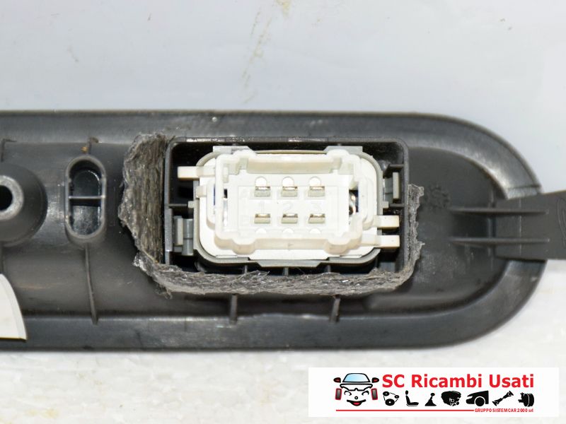 Pulsante Alzavetro Posteriore Dx Renault Scenic 8200315029 - 07446 Pulsante Alzavetro Posteriore Dx Renault Scenic 8200315029 - 07446