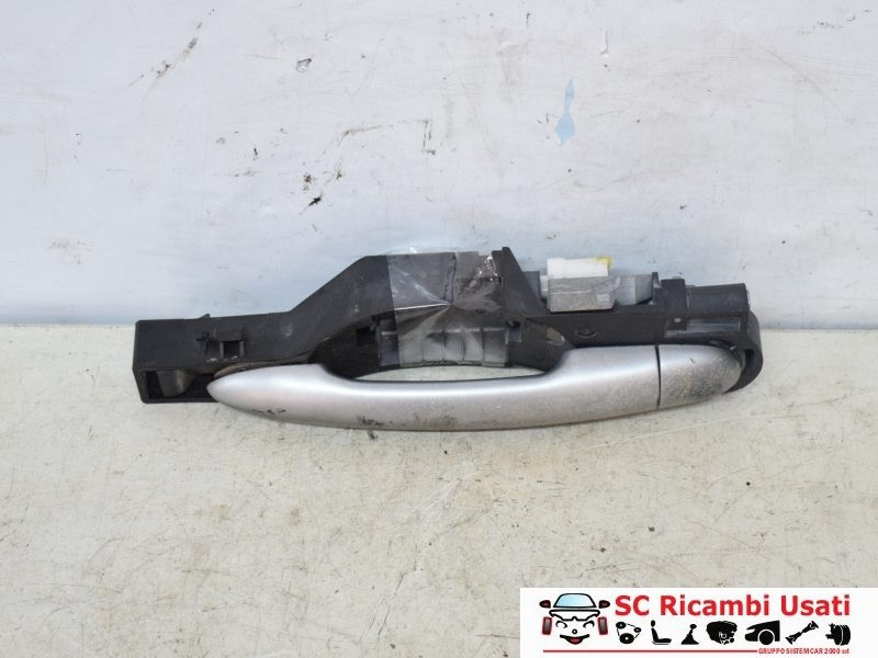 MANIGLIA ESTERNA POSTERIORE DESTRA RENAULT Clio Serie Restyling 8200226526 (01>10)
