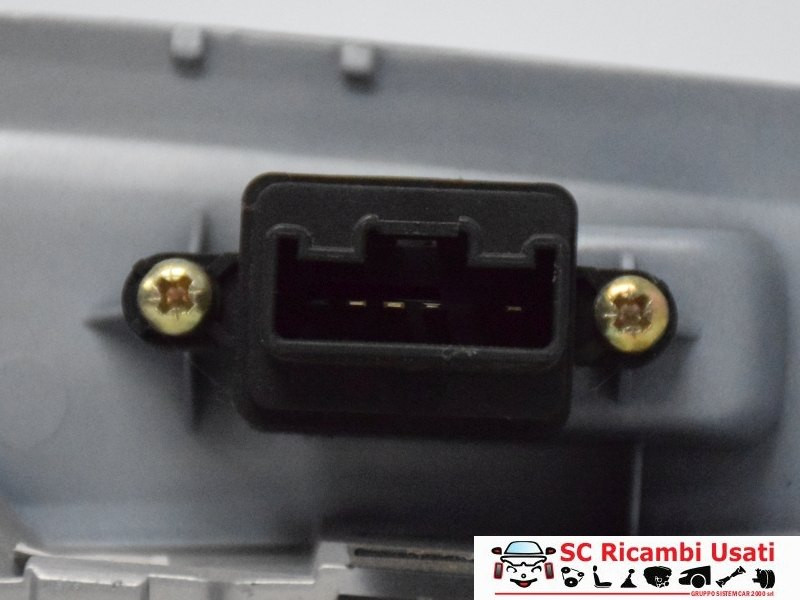 PULSANTE ALZAVETRO POSTERIORE DESTRO MAZDA 2 Berlina 1° Serie DD10-68-5LX (03>07)