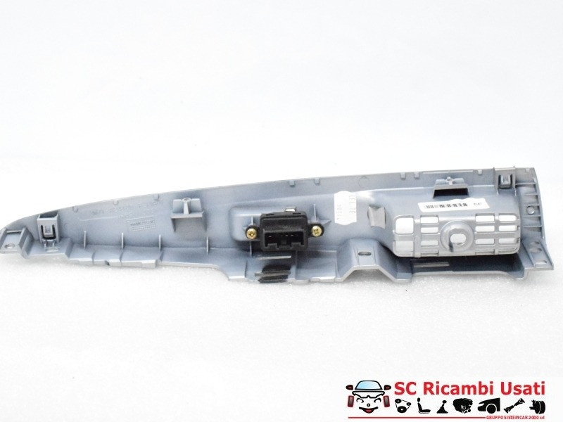 PULSANTE ALZAVETRO POSTERIORE SINISTRO MAZDA 2 Berlina 1° Serie D39766370 (03>07)