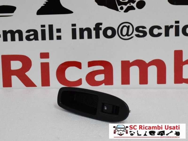 PULSANTE ALZAVETRO POSTERIORE SINISTRO FIAT 500 L Serie (351_352) 735555157 (12>)