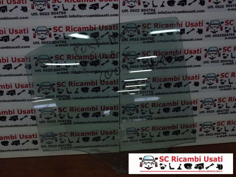 VETRO SCENDENTE POSTERIORE DESTRO MERCEDES Classe C Berlina W203 (00>04)