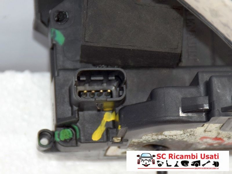 SERRATURA POSTERIORE DESTRA RENAULT Clio Serie Restyling 8200300129 (01>10)