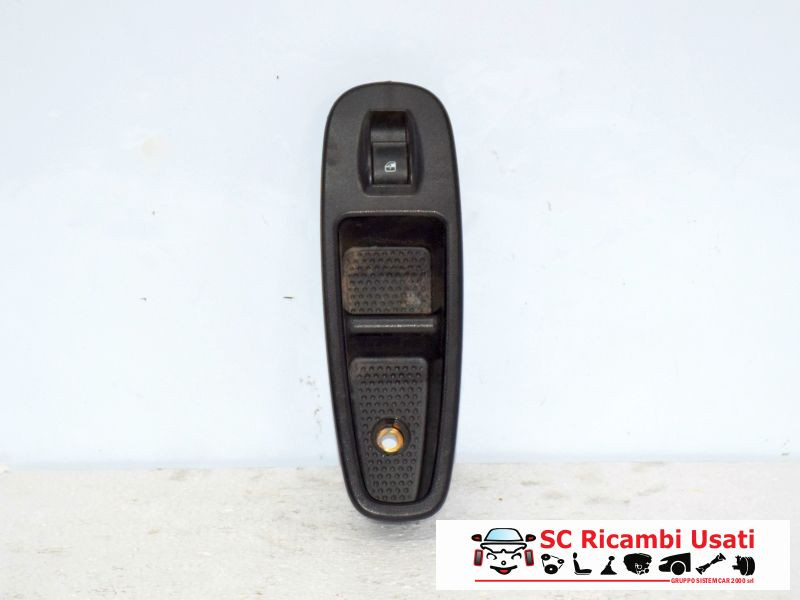 735600120 PULSANTE ALZAVETRO ANTERIORE DX FIAT 500 L Serie (351_352) diesel