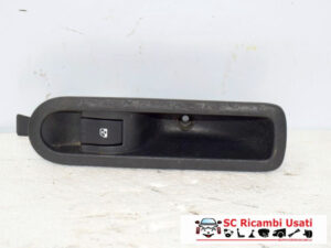 PULSANTE ALZAVETRO POSTERIORE DESTRO RENAULT Scenic 3° Serie 8200315029 (03>06)