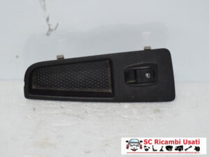 PULSANTE ALZAVETRO POSTERIORE DESTRO LANCIA Delta 3° Serie 735474939 (08>11)
