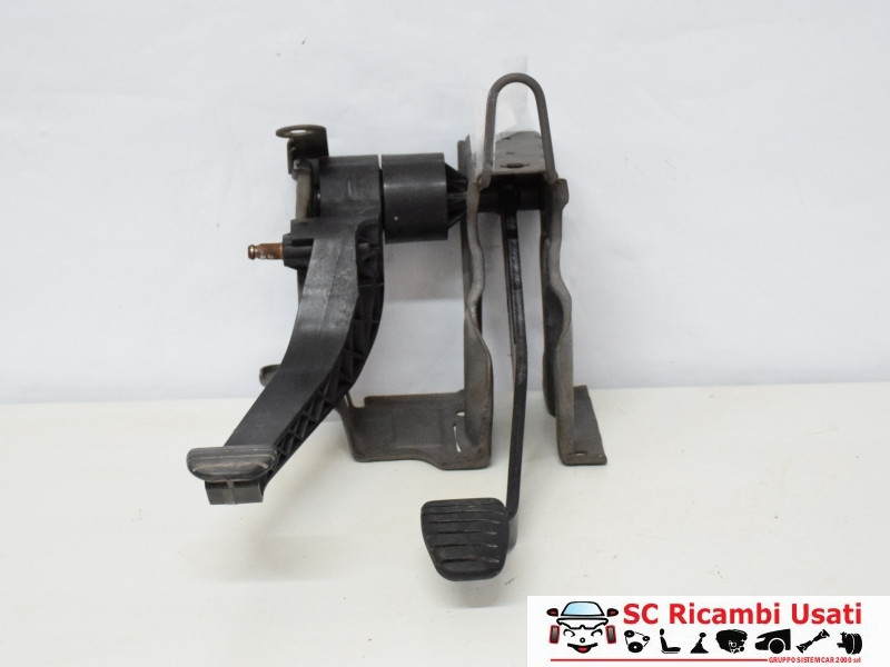 PEDALIERA FRENO + FRIZIONE DACIA Duster 1° Serie 8200874852 (10>17)