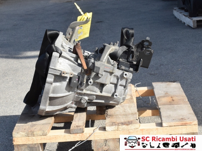 Cambio Toyota Yaris 1.3 Vvt-I 3111552050 - 12930 Cambio Toyota Yaris 1.3 Vvt-I 3111552050 - 12930