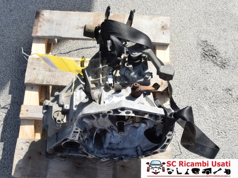 Cambio Toyota Yaris 1.3 Vvt-I 3111552050 - 12930 Cambio Toyota Yaris 1.3 Vvt-I 3111552050 - 12930