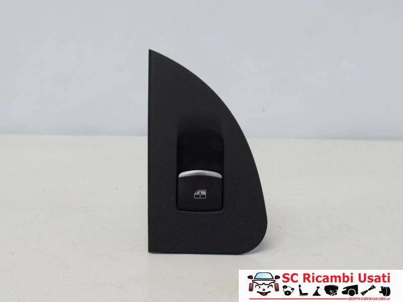 Pulsante Alzavetro Posteriore Sx Alfa Romeo Giulia 156109222 - 13605 Pulsante Alzavetro Posteriore Sx Alfa Romeo Giulia 156109222 - 13605