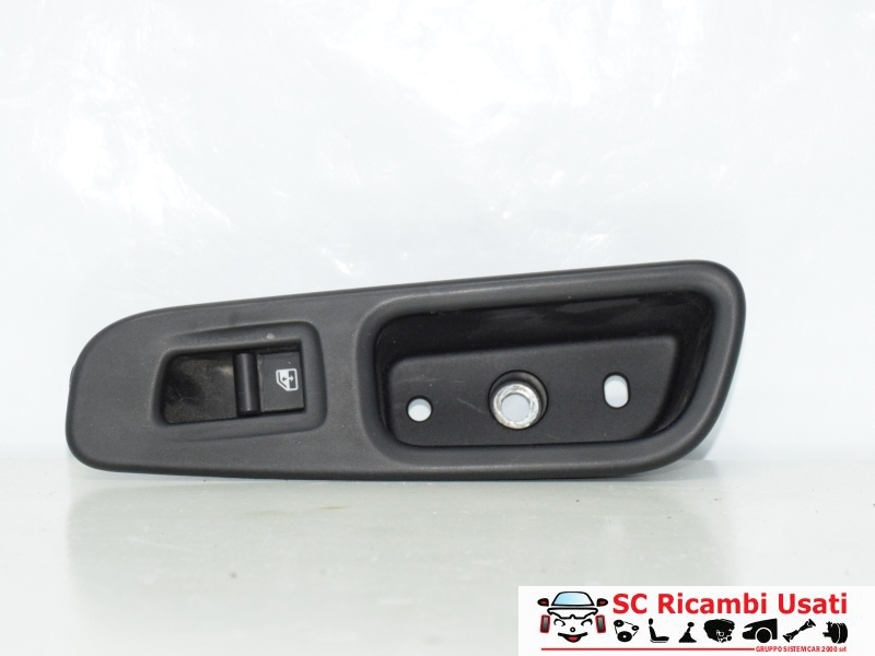 Pulsante Alzavetro Posteriore Sx Jeep Renegade 735603980 - 13625 Pulsante Alzavetro Posteriore Sx Jeep Renegade 735603980 - 13625
