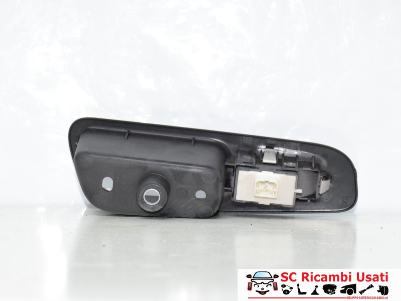 Pulsante Alzavetro Posteriore Sx Jeep Renegade 735603980 - 13625 Pulsante Alzavetro Posteriore Sx Jeep Renegade 735603980 - 13625