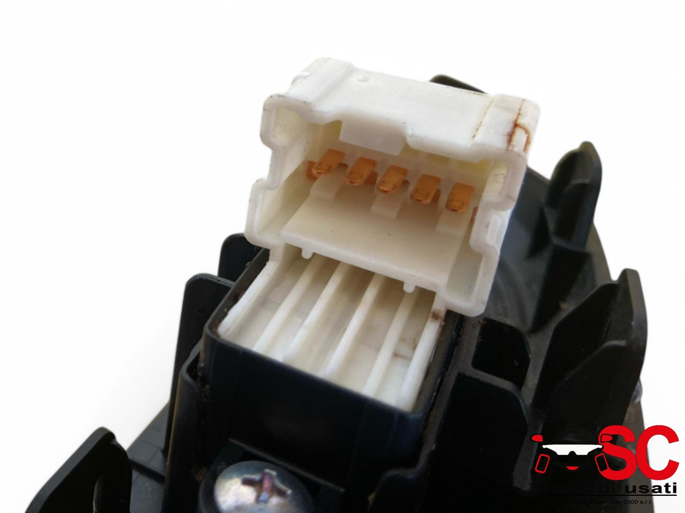 PULSANTE ALZAVETRO POSTERIORE DESTRO SUZUKI Swift Serie (AZ) (17>) 83735-52R10 (17>23)