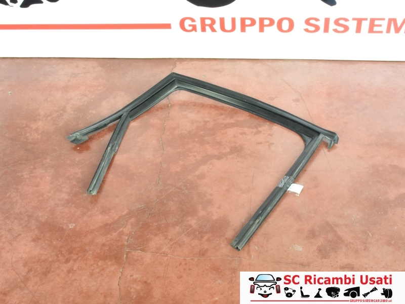 Guarnizione Porta Posteriore Dx Audi A4 Avant 2013 - 14300 Guarnizione Porta Posteriore Dx Audi A4 Avant 2013 - 14300