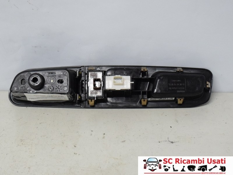 Pulsante Alzavetro Anteriore Destro Jeep Renegade 735645831 735603931 - 15863 Pulsante Alzavetro Anteriore Destro Jeep Renegade 735645831 735603931 - 15863