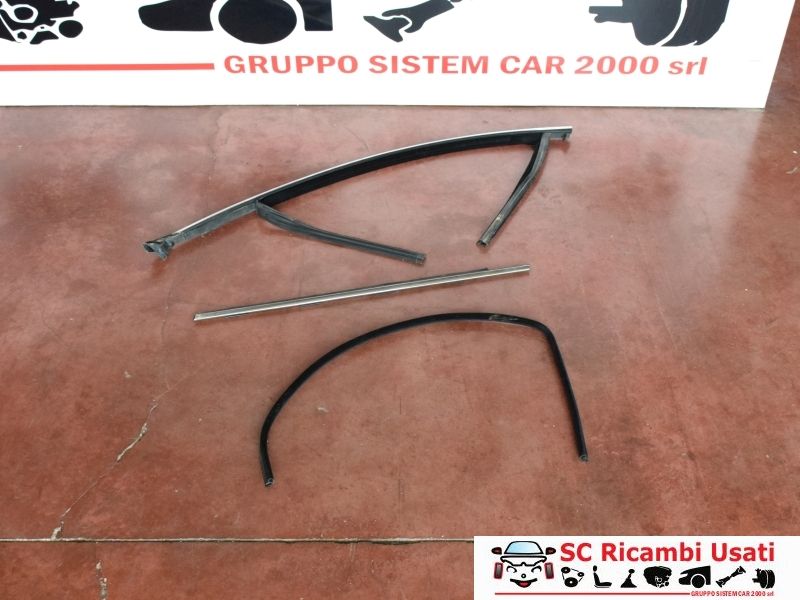 Guarnizione Guida Vetro Porta Ant Sx Giulietta 50511608 50511613 50530355 - 16608 Guarnizione Guida Vetro Porta Ant Sx Giulietta 50511608 50511613 50530355 - 16608