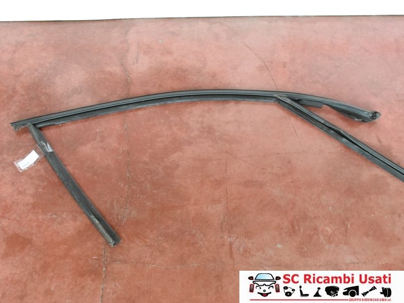 Guarnizione Porta Anteriore Destra Bmw Serie 1 E87  - 16813