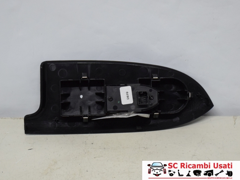 Pulsante Alzavetro Anteriore Dx Alfa Giulietta 156094784 - 17532 Pulsante Alzavetro Anteriore Dx Alfa Giulietta 156094784 - 17532