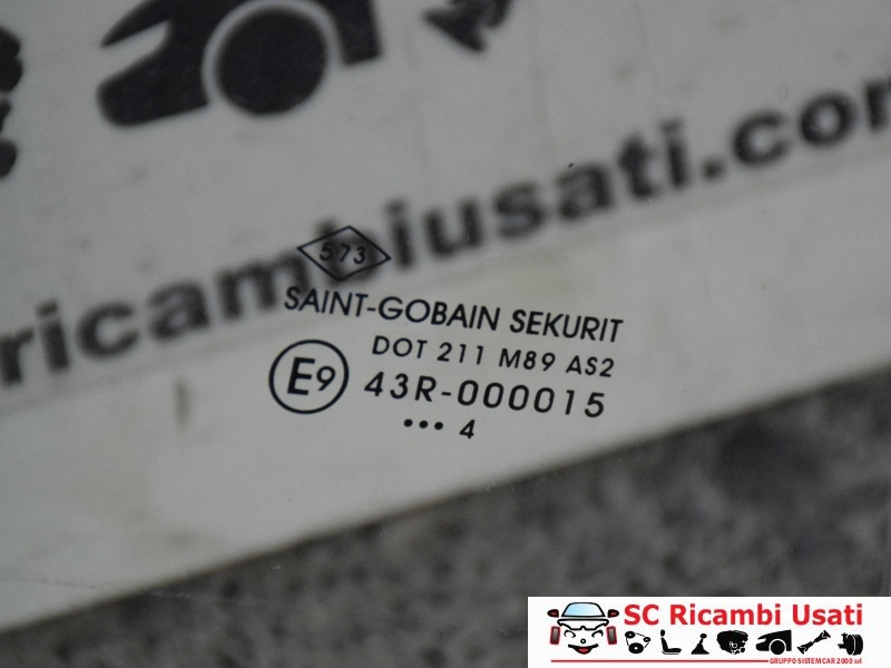 Vetro Posteriore Destro Dacia Sandero - 17564 Vetro Posteriore Destro Dacia Sandero - 17564