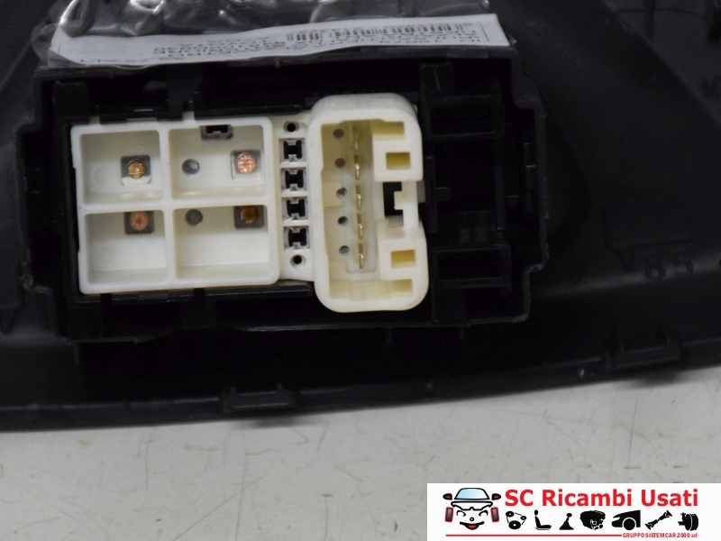 Pulsantiera Alzavetro Anteriore Destra Toyota Aygo 848100D030 - 19679 Pulsantiera Alzavetro Anteriore Destra Toyota Aygo 848100D030 - 19679