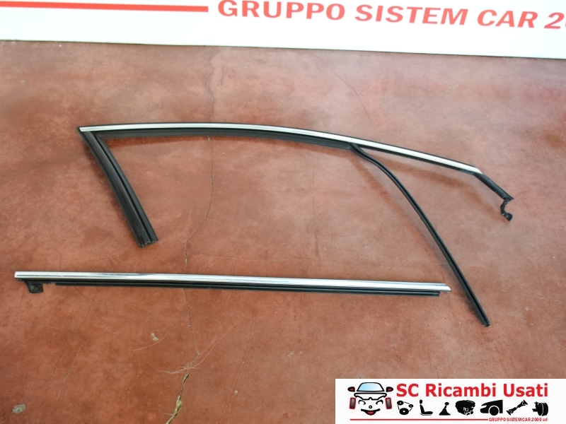 Guarnizione Guida Vetro Anteriore Dx Citroen Ds4 9687378277 96873782VV - 20534