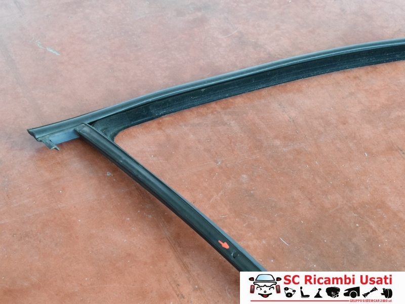 Guarnizione Porta Anteriore Destra Giulietta 50509898 - 20709 Guarnizione Porta Anteriore Destra Giulietta 50509898 - 20709