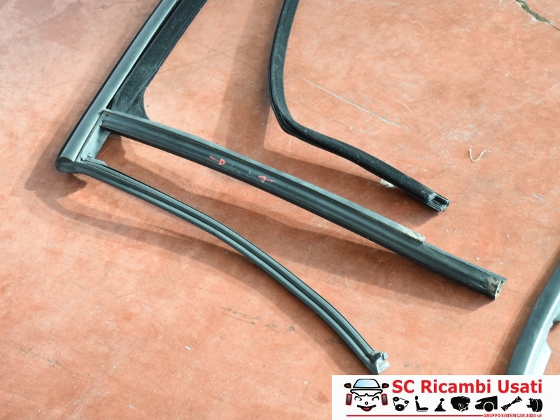 Guarnizione Porta Posteriore Sx Alfa Giulietta 50509901 - 20861 Guarnizione Porta Posteriore Sx Alfa Giulietta 50509901 - 20861