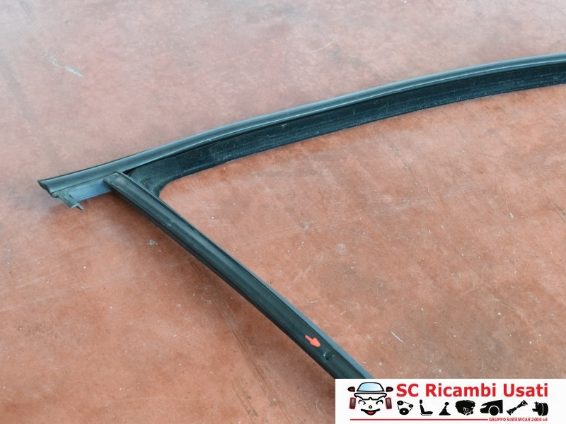 GUARNIZIONE PORTIERA ANTERIORE DESTRA ALFA ROMEO Giulietta Serie (940_) 50509898 (13>)