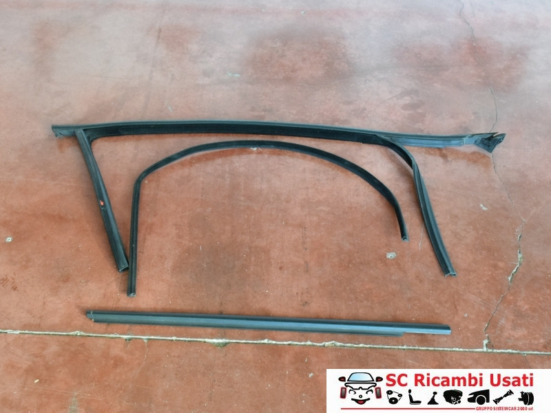 GUARNIZIONE PORTIERA ANTERIORE DESTRA ALFA ROMEO Giulietta Serie (940_) 50509898 (13>)