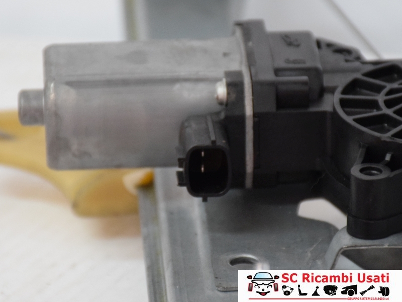 Alzavetro Posteriore Sinistro Renault Clio 4 827010501R - 18621 Alzavetro Posteriore Sinistro Renault Clio 4 827010501R - 18621