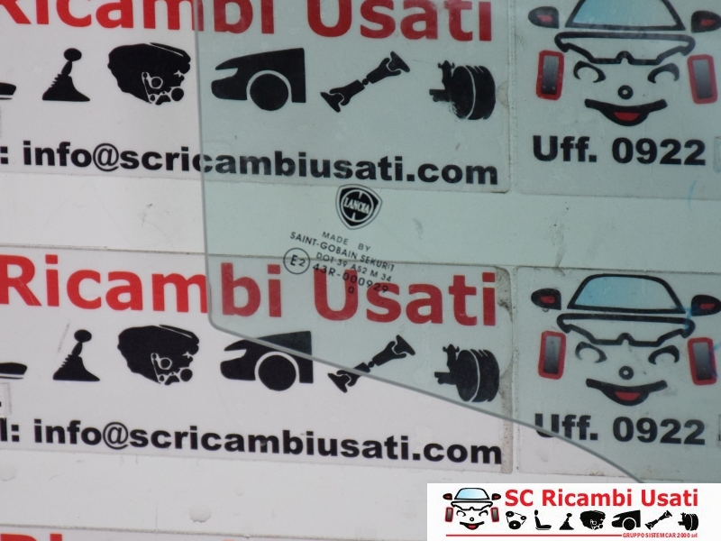 Vetro Anteriore Destro Lancia Y  - 18031