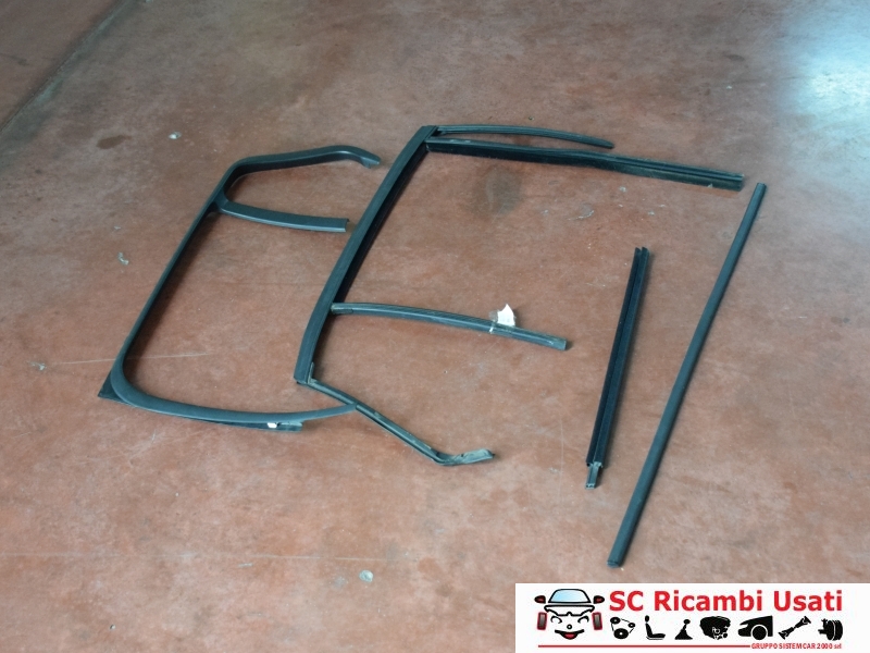 Guarnizione Porta Posteriore Destra Volvo V60 31218448 - 22722 Guarnizione Porta Posteriore Destra Volvo V60 31218448 - 22722