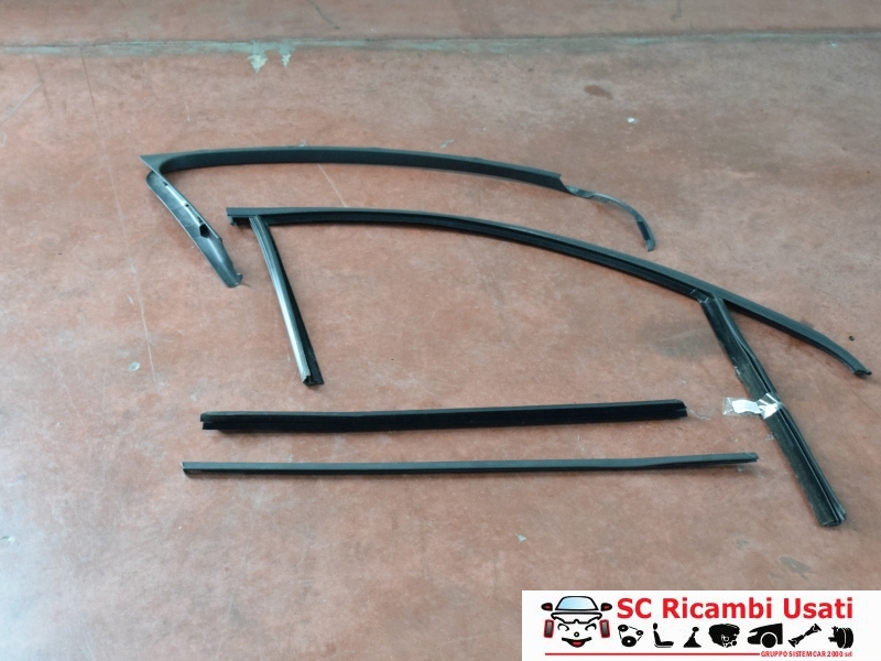 Guarnizione Porta Anteriore Destra Volvo V60 30799432 - 22723 Guarnizione Porta Anteriore Destra Volvo V60 30799432 - 22723